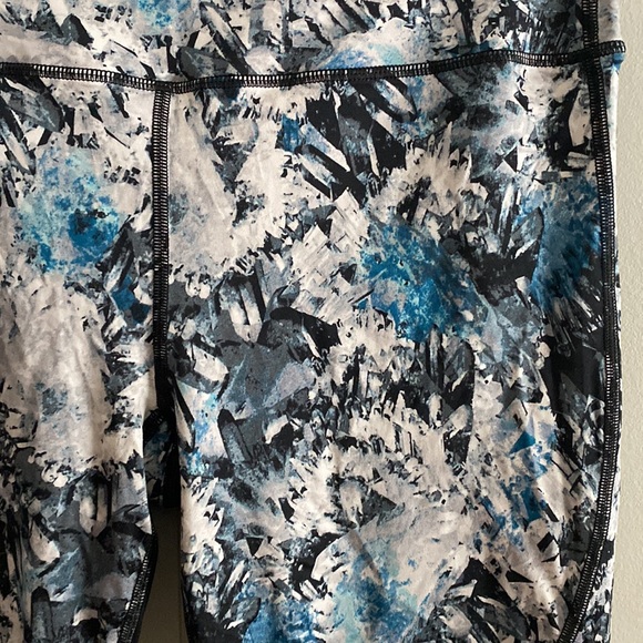 Victoria’s Secret Sport High-rise stirrup legging size L - Picture 6 of 7